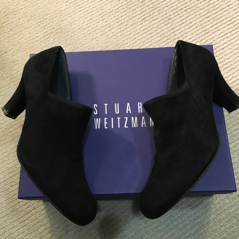 LIKE NEW black suede Stuart Weitzman shoes